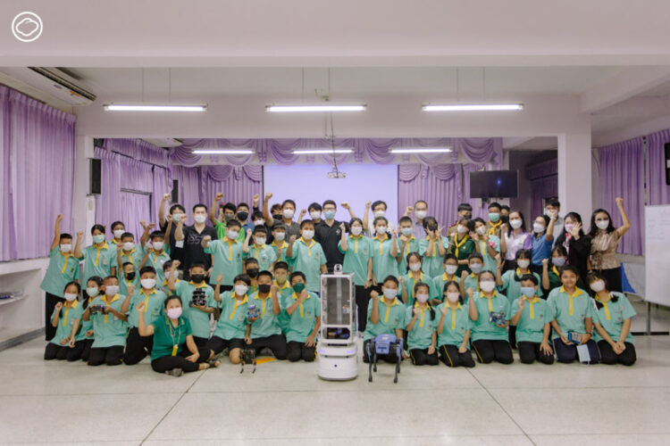 Saturday School โรงเรียนที่เปิดทำการในวันเสาร์ สอนวิชานอกห้องเรียน และไม่บรรจุคำว่าเก่งหรือไม่เก่งในหลักสูตร