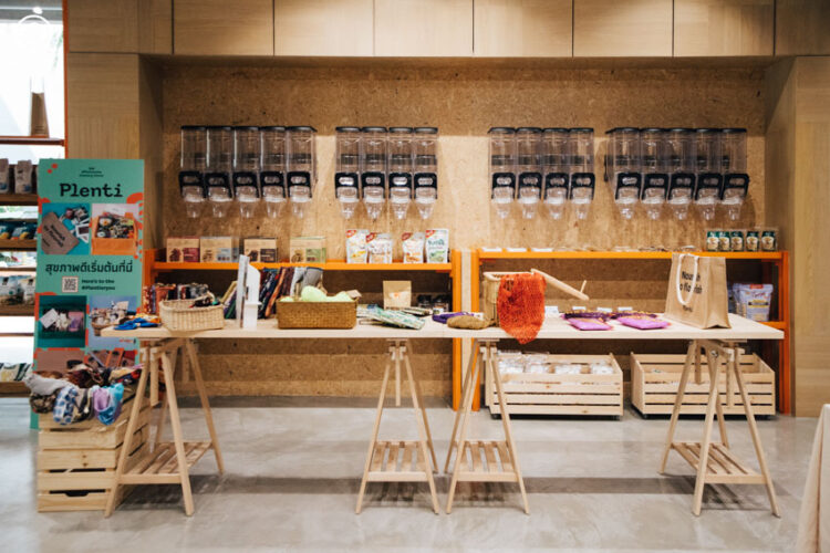 EKM6 ชุมชนแพลนต์เบสของทุกคนที่รวมคาเฟ่ ร้านอาหาร และกิจกรรมสร้างสรรค์ไว้ใจกลางเอกมัย