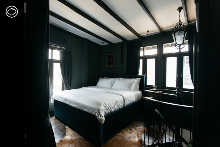 Baan Tuk Din โรงแรม-บาร์ในบ้าน 125 ปีสมัย ร.5 ของตระกูลแสง-ชูโต ตกแต่งสนุกจนเหมือนมิวเซียม