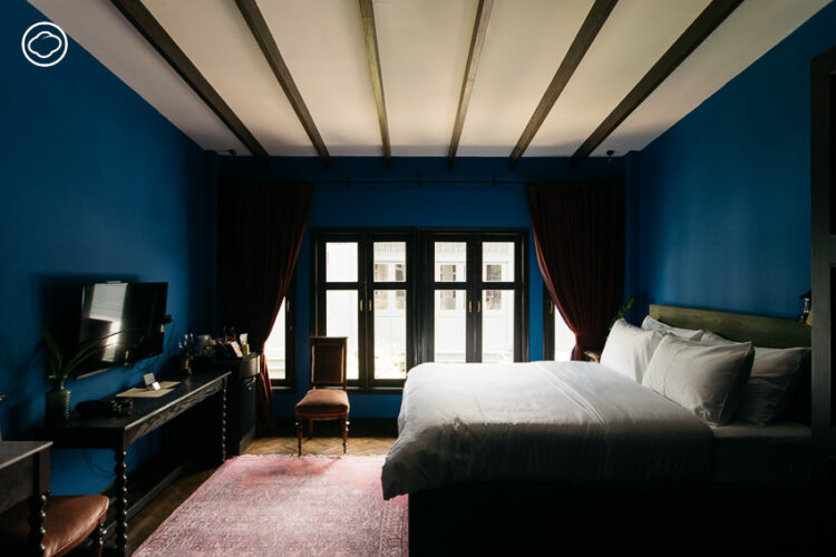 Baan Tuk Din โรงแรม-บาร์ในบ้าน 125 ปีสมัย ร.5 ของตระกูลแสง-ชูโต ตกแต่งสนุกจนเหมือนมิวเซียม