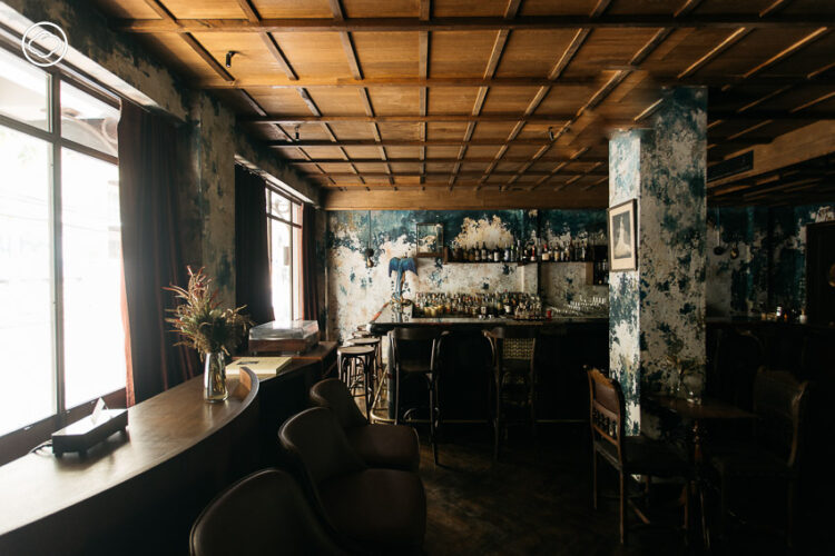 Baan Tuk Din โรงแรม-บาร์ในบ้าน 125 ปีสมัย ร.5 ของตระกูลแสง-ชูโต ตกแต่งสนุกจนเหมือนมิวเซียม