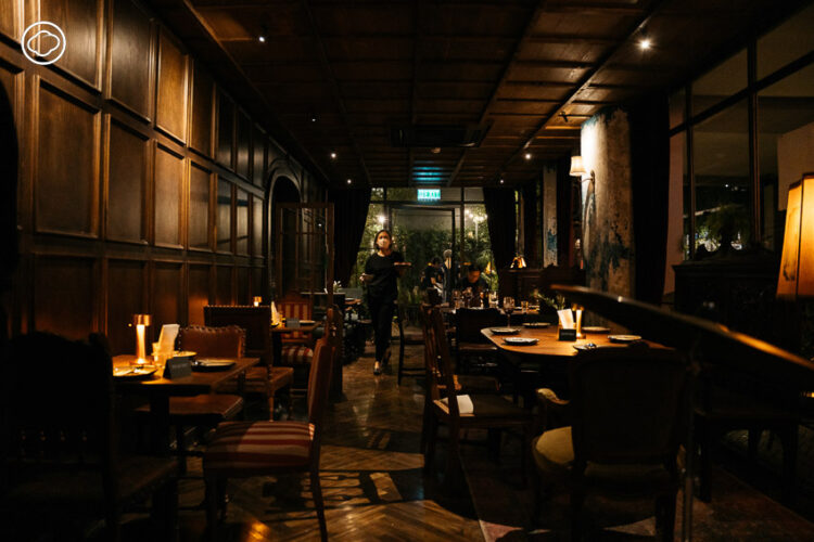 Baan Tuk Din โรงแรม-บาร์ในบ้าน 125 ปีสมัย ร.5 ของตระกูลแสง-ชูโต ตกแต่งสนุกจนเหมือนมิวเซียม