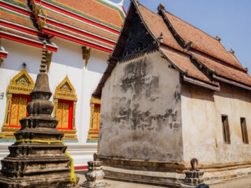 วัดหน้าพระธาตุ โคราช วัดสไตล์ภาคกลางในอีสานที่มาพร้อมจุลปทุมชาดกที่มีเหี้ยเป็นพระเอก