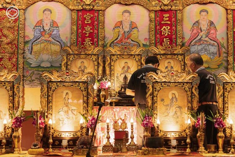 ธวัช ไทยอุดมทรัพย์ มือหนึ่งด้านการนำวิญญาณและลูกหลานข้ามสะพานกงเต๊กแห่งคณะซำเป้าฯ