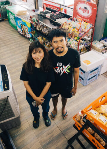 ร้านชำซอยวัดดาว โชห่วยสุดฮาแห่ง TikTok ที่ใช้กล้องวงจรปิดกำกับซิตคอมจนได้เรื่อง