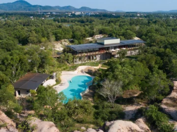 อาศรมศิลป์ และ Habita Architects เล่าการเปลี่ยนเหมืองเก่าเป็น ‘ตรีวนันดา’ (TRI VANANDA) ตอบนโยบายการท่องเที่ยวเชิงสุขภาพเมืองภูเก็ต