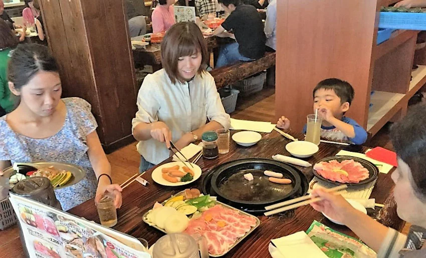 Saiboku Ham บริษัทไส้กรอกที่ทายาทรุ่นสองและสามพยายามปรับสูตรจนถูกปากคนญี่ปุ่น และได้มาตรฐานจนชนะรางวัลในระดับโลก