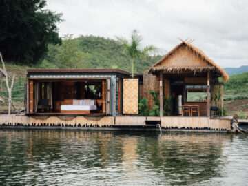 ลอยลำ วิลล่า (Loylum Eco Floating Villa) ที่พักแพลอยเดี่ยวจากตู้คอนเทนเนอร์หนึ่งเดียวในกาญจนบุรี ที่มอบความหรูหราด้วยการใกล้ชิดกับธรรมชาติ