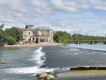 เยือน Château Laurens ปราสาทแห่งความคลั่งรักที่สามีออกแบบให้ภรรยาได้ร้องโอเปร่าอย่างอิสระ