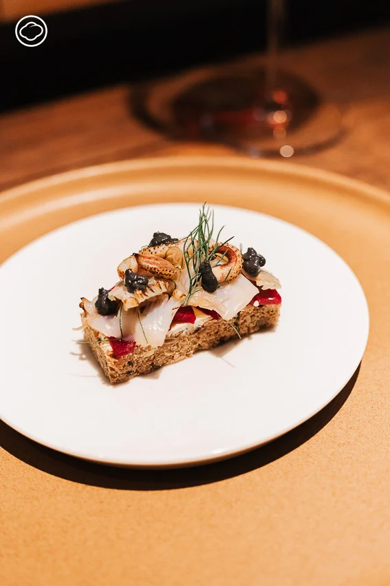 คุยกับเชฟแนน รินเมธ แห่ง Cuisine de Garden ร้าน Fine Dining เชียงใหม่ เรื่องความตั้งใจเสิร์ฟรสชาติทะเลไทยและสมุนไพรล้านนาในรูปแบบอาหารนอร์ดิก