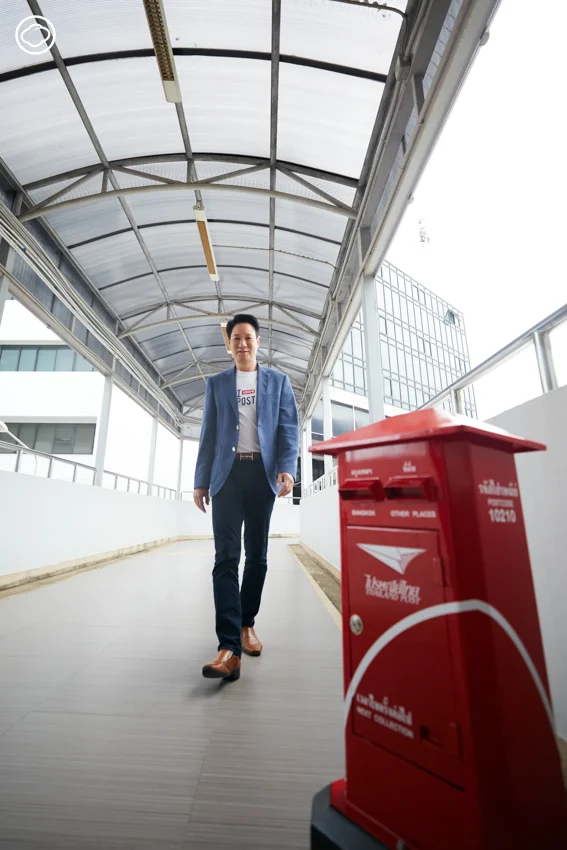 ดร.ดนันท์ สุภัทรพันธุ์ CEO ไปรษณีย์ไทยที่มีแผนพาองค์กรอายุ 140 ปี กลับมาเป็นเพื่อนกับทุกคน และสดใสเหมือนวัย 14