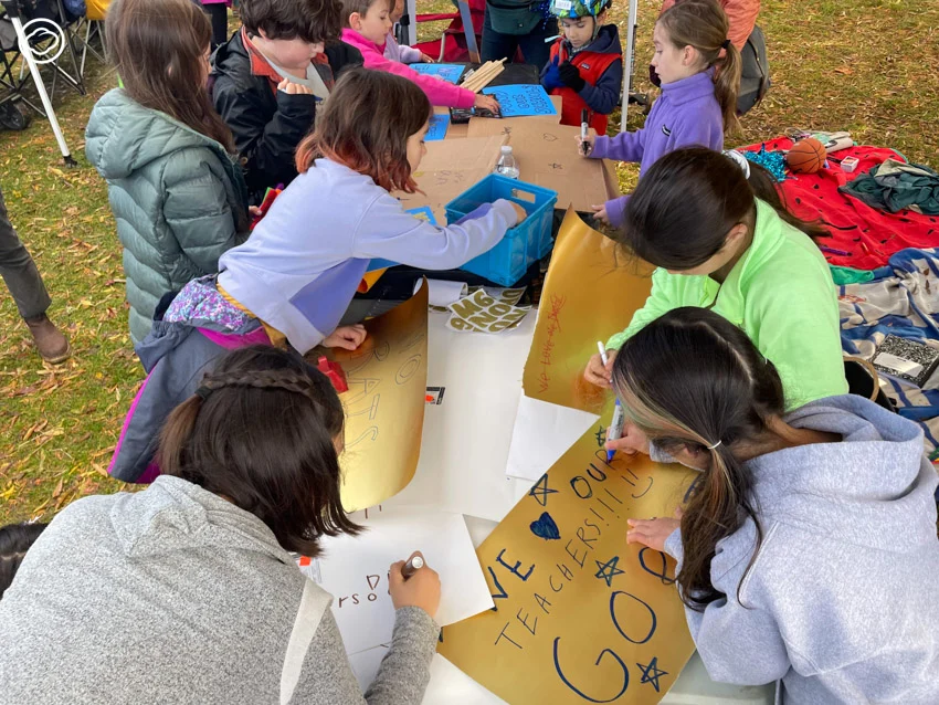 มีอะไรไม่ยุติธรรมอย่าเงียบ! อุ้ม สิริยากร เล่าเรื่องการประท้วง-นัดหยุดงาน ของสหภาพครูครั้งแรกในประวัติศาสตร์พอร์ตแลนด์