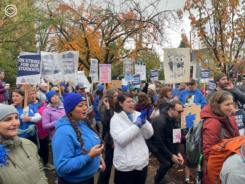 มีอะไรไม่ยุติธรรมอย่าเงียบ! อุ้ม สิริยากร เล่าเรื่องการประท้วง-นัดหยุดงาน ของสหภาพครูครั้งแรกในประวัติศาสตร์พอร์ตแลนด์