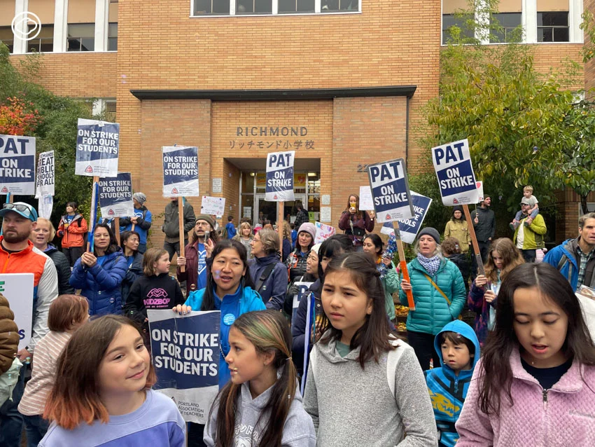 มีอะไรไม่ยุติธรรมอย่าเงียบ! อุ้ม สิริยากร เล่าเรื่องการประท้วง-นัดหยุดงาน ของสหภาพครูครั้งแรกในประวัติศาสตร์พอร์ตแลนด์