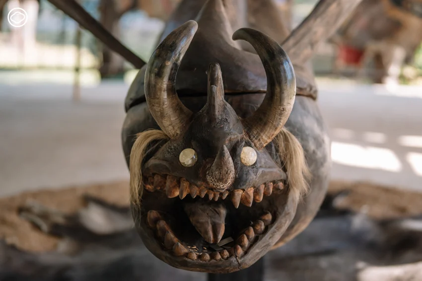 Busui Ajaw ศิลปินอาข่าผู้สื่อสารกับจิตวิญญาณ สะท้อนโลกชนเผ่าผ่านภาพที่คนอื่นบอกว่าแปลก