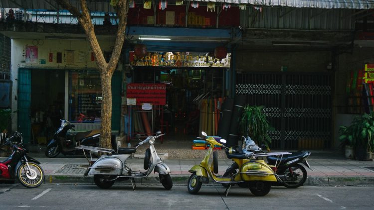 ออกสำรวจ Vespa ย่านเมืองเก่า จนค้นพบสกูตเตอร์ที่มีร่องรอยและเรื่องราวถูกใจชาว Vespisti