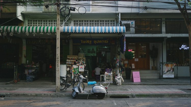ออกสำรวจ Vespa ย่านเมืองเก่า จนค้นพบสกูตเตอร์ที่มีร่องรอยและเรื่องราวถูกใจชาว Vespisti