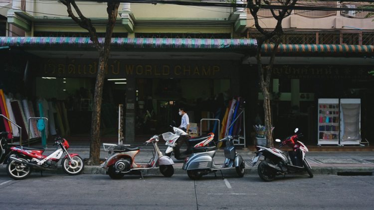 ออกสำรวจ Vespa ย่านเมืองเก่า จนค้นพบสกูตเตอร์ที่มีร่องรอยและเรื่องราวถูกใจชาว Vespisti