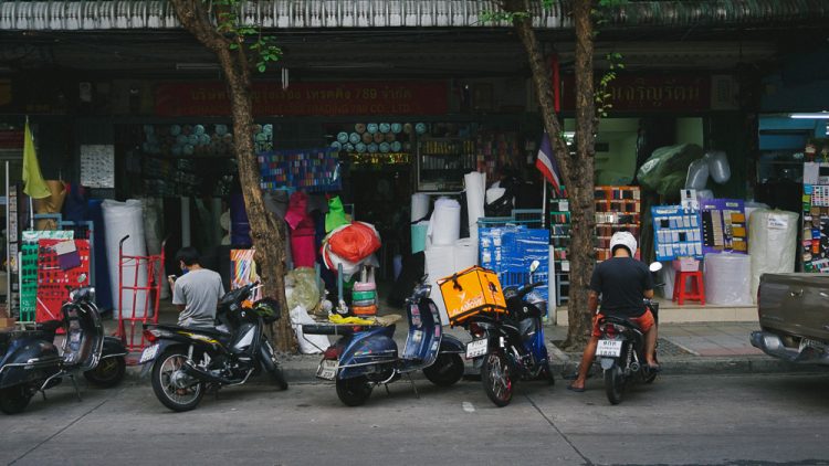 ออกสำรวจ Vespa ย่านเมืองเก่า จนค้นพบสกูตเตอร์ที่มีร่องรอยและเรื่องราวถูกใจชาว Vespisti