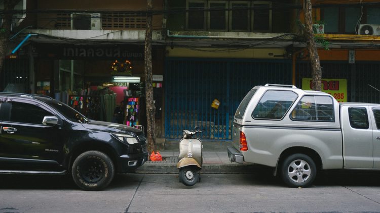 ออกสำรวจ Vespa ย่านเมืองเก่า จนค้นพบสกูตเตอร์ที่มีร่องรอยและเรื่องราวถูกใจชาว Vespisti