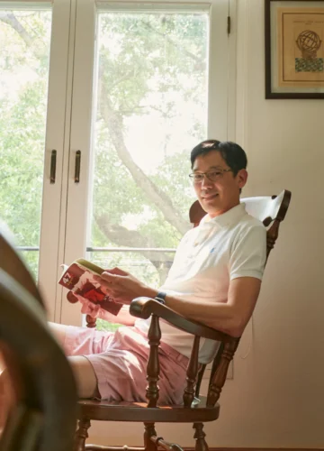 ดร.กฤษฎ์เลิศ สัมพันธารักษ์ ผู้เล่าเรื่องเบื้องหลัง 30 ครอบครัวเจ้าของแบรนด์ดังของโลก