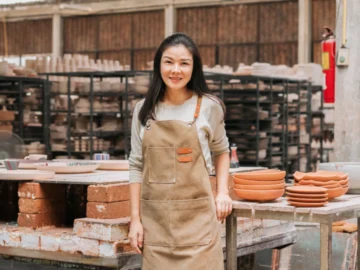Earth & Fire เซรามิกลำปาง ฟื้นธุรกิจเพราะ Instagram จนเชฟดังและร้าน Michelin Star บินมาซื้อ