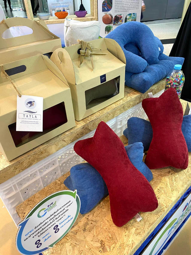 11 ไอเทมจากแบรนด์ไทยที่หยิบขยะพลาสติกมา Upcycle ให้เป็นบ้านแมว เก้าอี้ ...