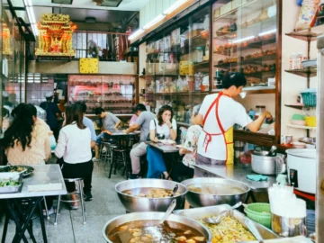 ร้านและเมนู ‘อาหารเจ’ ที่อร่อยเด็ดในย่านเจริญกรุง เยาวราช ทรงวาด ตลาดน้อย ปี 2024