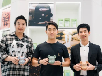 BE@RBRIC, CASA LAPIN และปิ่นสุวรรณ กับการเปลี่ยนถ้วยเบญรงค์เป็นแก้วมัคลายไทยที่มีหูหมี
