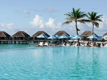 Dusit Thani Maldives รีสอร์ตสัญชาติไทยในมัลดีฟส์ที่รักษาธรรมชาติและสิ่งแวดล้อมยิ่งชีพ