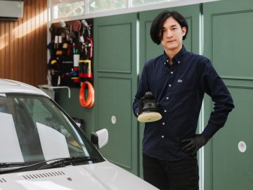 Darren Thompson ร้านล้างรถในบ้านของ เช่ The Richman Toy ล้างเองทุกซอกแบบคนรักรถตัวจริง