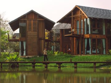 นาจันทร์ โรงแรมริมโขงแนวคิด Slow Life สร้าง 10 ปีจากไม้เก่าทั่วไทยฝีมือช่างท้องถิ่น เชียงคาน