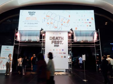 11 สิ่งห้ามพลาดใน Death Fest 2025 ลองนอนโลง ถ่ายรูปสุดท้าย ให้ AI บันทึกภาพคู่กับผู้จากไป