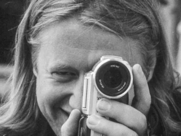 การล่องหน 30 ปีของ Gerhard Joren ช่างภาพที่รอจังหวะที่ใช่ ก่อนลั่นชัตเตอร์บันทึกชีวิตคน