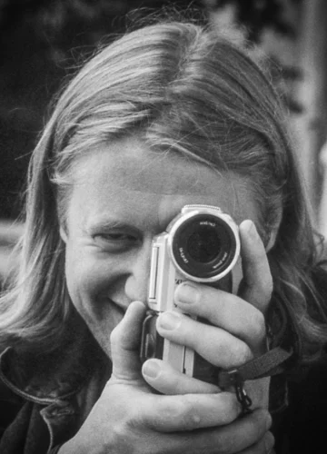 การล่องหน 30 ปีของ Gerhard Joren ช่างภาพที่รอจังหวะที่ใช่ ก่อนลั่นชัตเตอร์บันทึกชีวิตคน