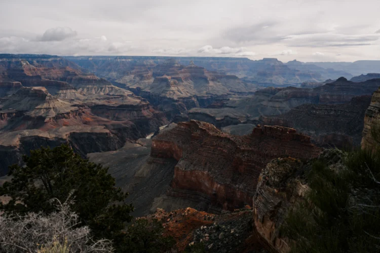 การเปลี่ยนผ่านตลอด 4 เดือนใน Grand Canyon หุบเขามหัศจรรย์ที่ไม่เคยหลับใหล