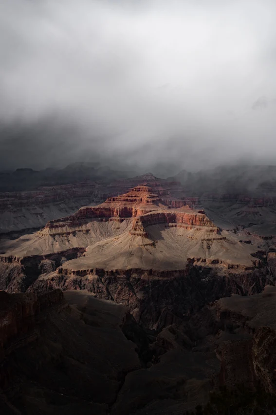 การเปลี่ยนผ่านตลอด 4 เดือนใน Grand Canyon หุบเขามหัศจรรย์ที่ไม่เคยหลับใหล