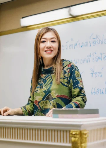 อาจารย์ปิง DA'VANCE ครูสอนพิเศษภาษาไทย-สังคม ที่พาลูกศิษย์กว่าแสนชีวิตสู่รั้วมหาวิทยาลัย