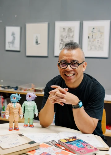 JOE the SEA-CRET Agent หัวหอกผู้บุกเบิกการ์ตูนไทยทางเลือกโดย สุทธิชาติ ศราภัยวานิช นักเขียนผู้หลงรักการวาดภาพตัวประหลาด