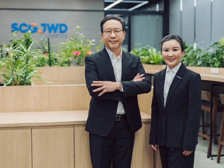 สองทายาทสานธุรกิจจากพ่อผู้ด่วนจากไปกับหนี้ 400 ล้าน สู่โลจิสติกส์หมื่นล้านกับ SCGJWD