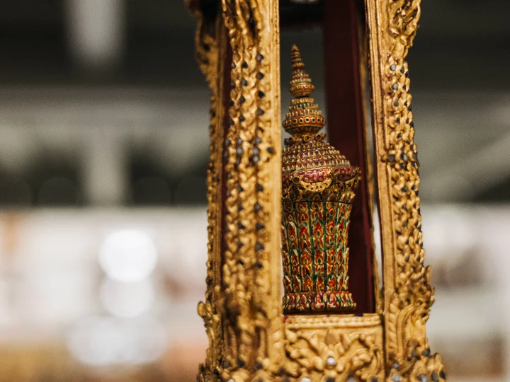 เรื่องเล่า 9 โบราณวัตถุจากงานพระศพในคลังกลางฯ ย่ามสังเค็ด เครื่องสามหาบ พระโกศที่ไม่รู้เจ้าของ