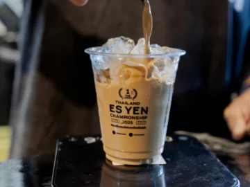 วิธีชง ‘เอสเย็น’ ให้เข้มข้น หวานมัน ทำตามได้แถมยังขายดี แจกสูตรโดยแชมป์เอสเย็นปี 2025